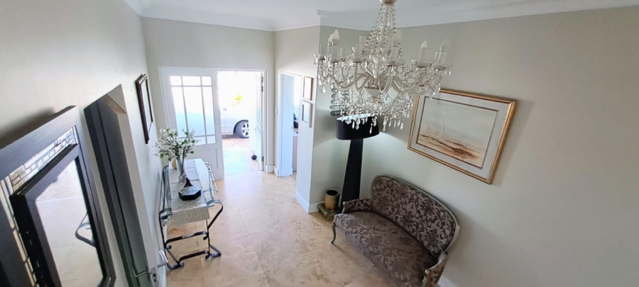5 Bedroom Property for Sale in Sandbaai Western Cape